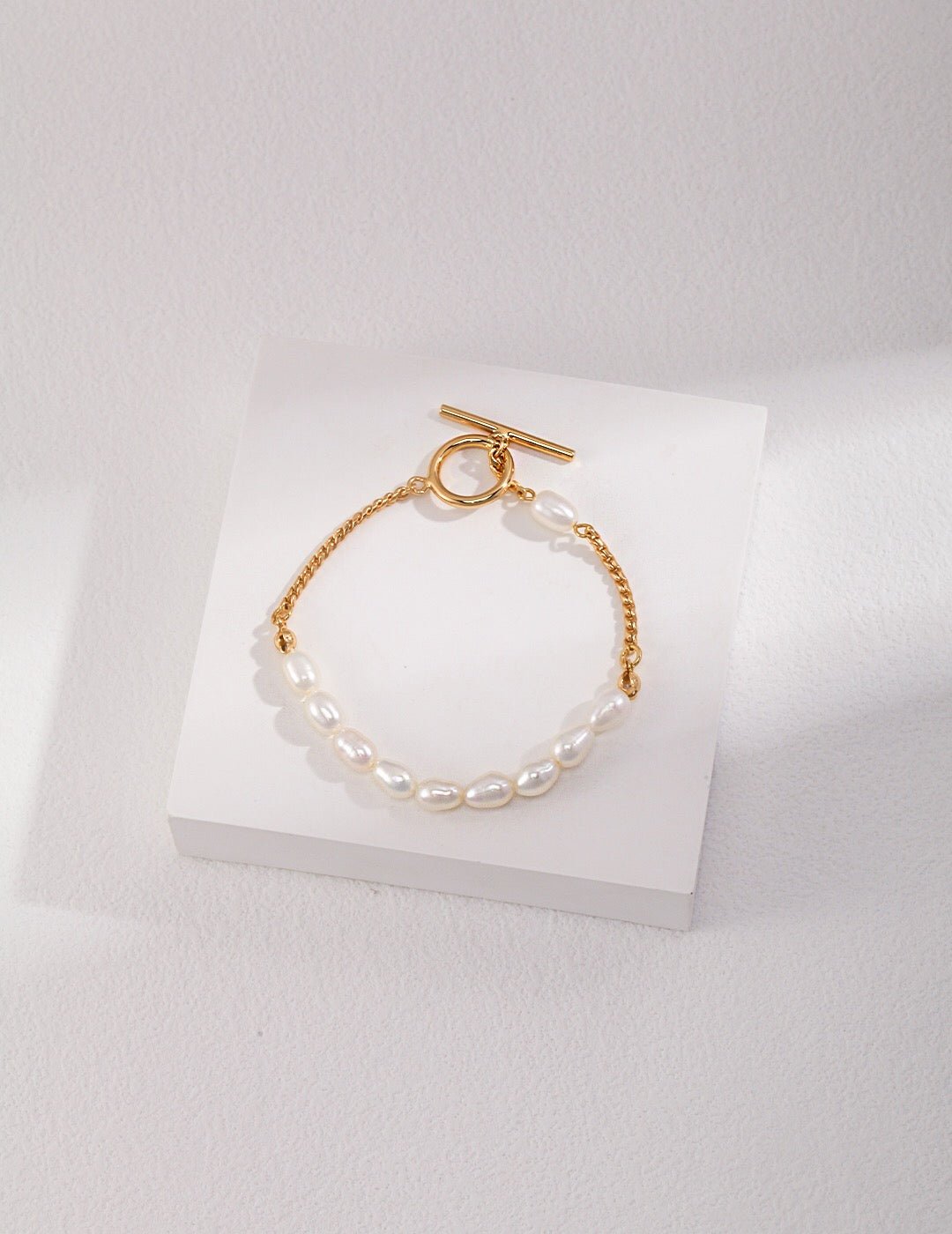 Minimal Freshwater Pearl Bracelet