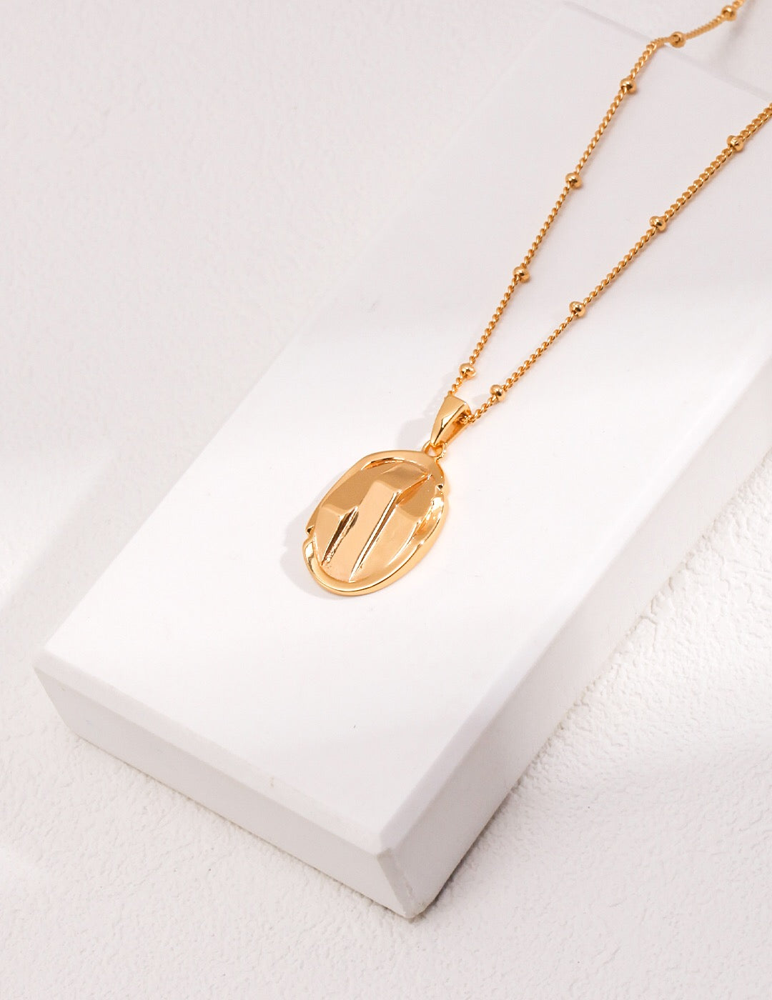 Simple Oval Pendant Necklace