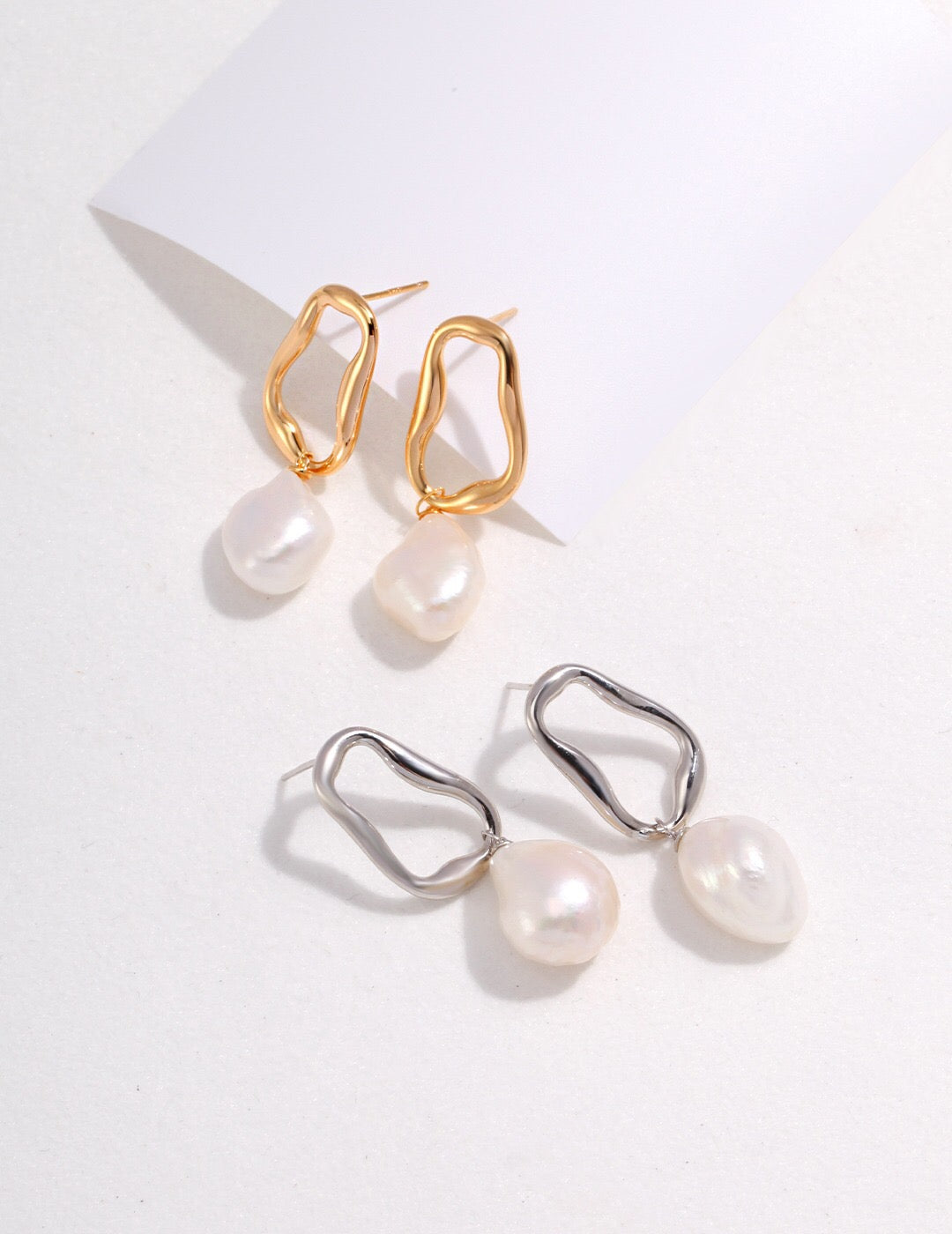 Minimalist Pearl Dangle Earrings