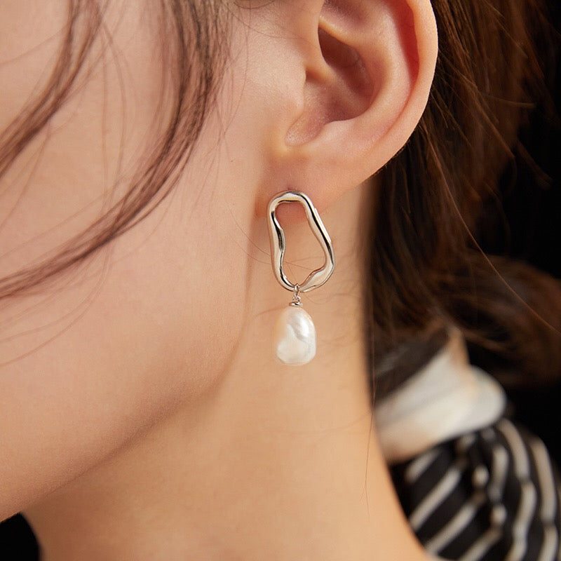 Minimalist Pearl Dangle Earrings