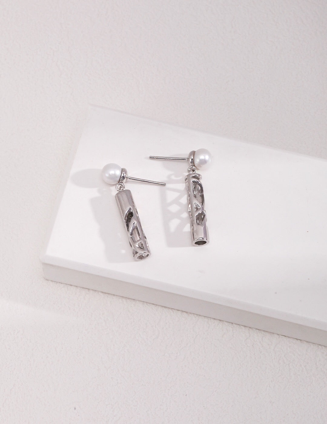 Hollow Strip Pearl Earrings