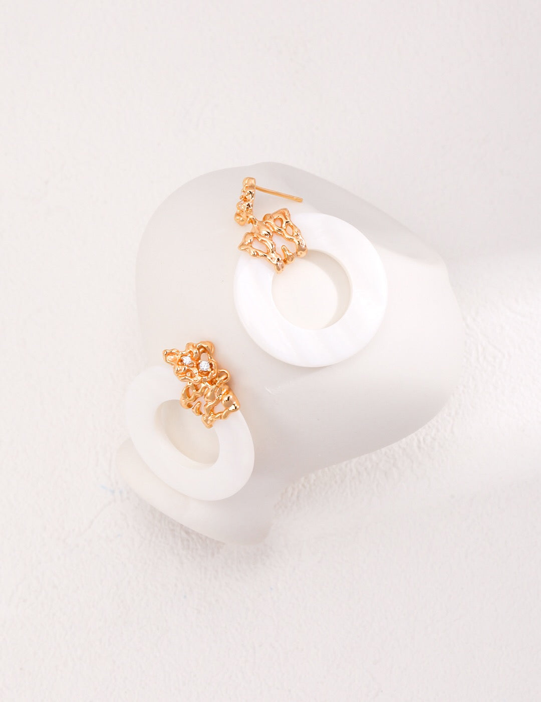 Hollow Round Shell Drop Earrings