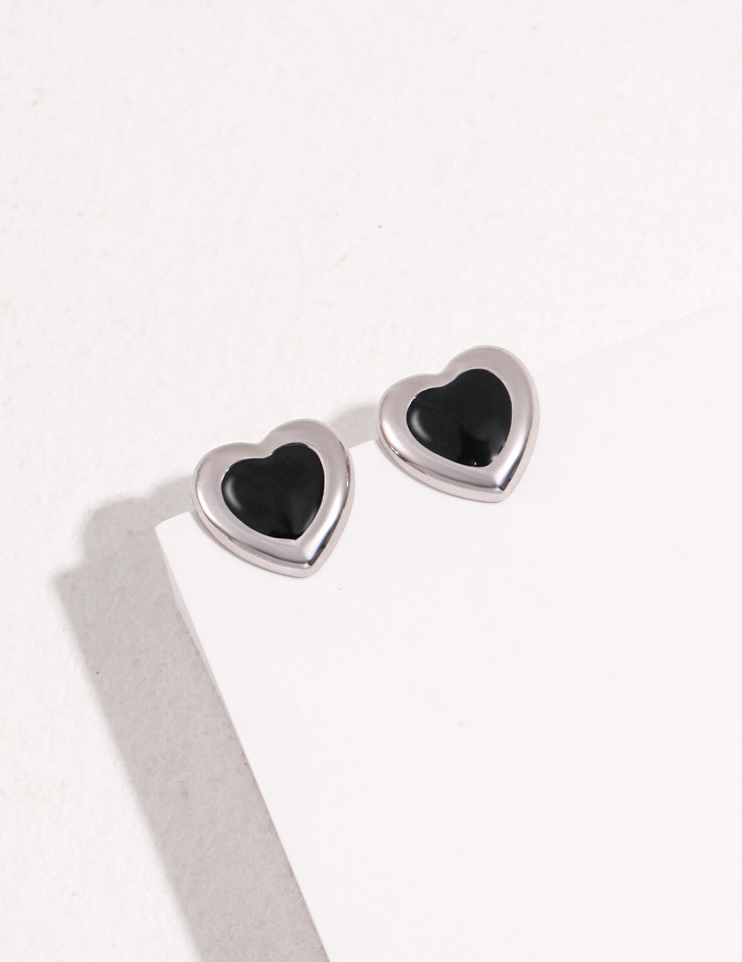 Black Agaet Love Earrings