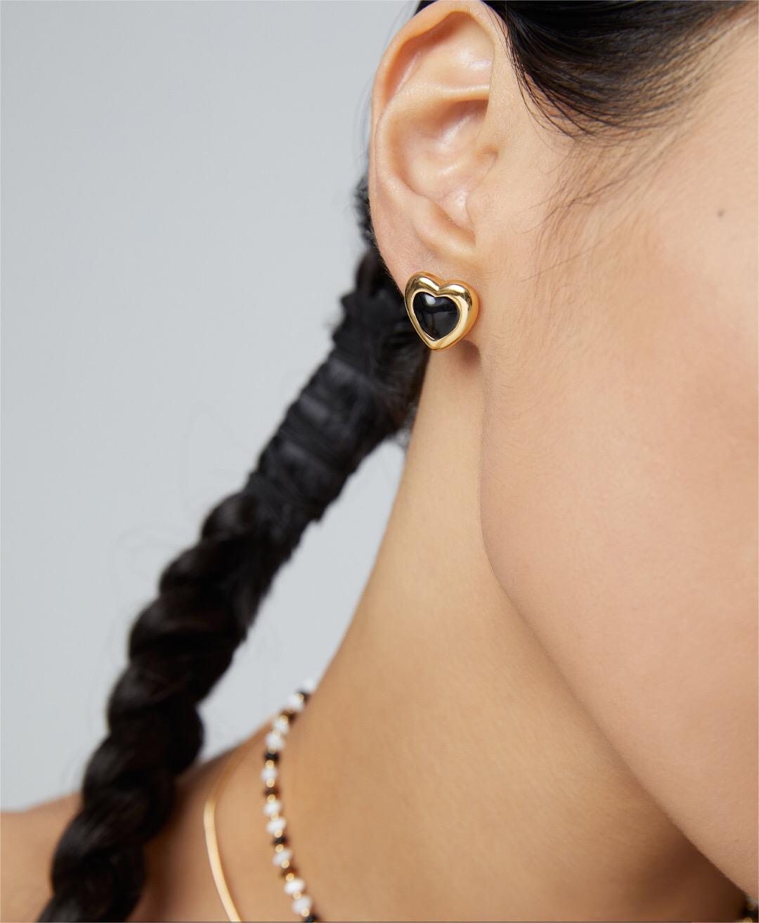 Black Agaet Love Earrings