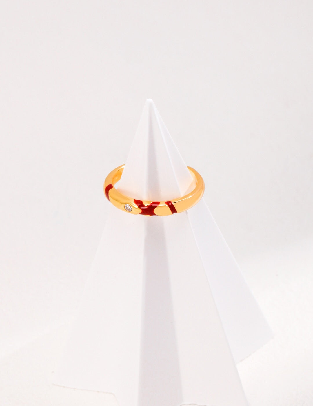 Gold Simple Intertwined Red Line Zircon Rings