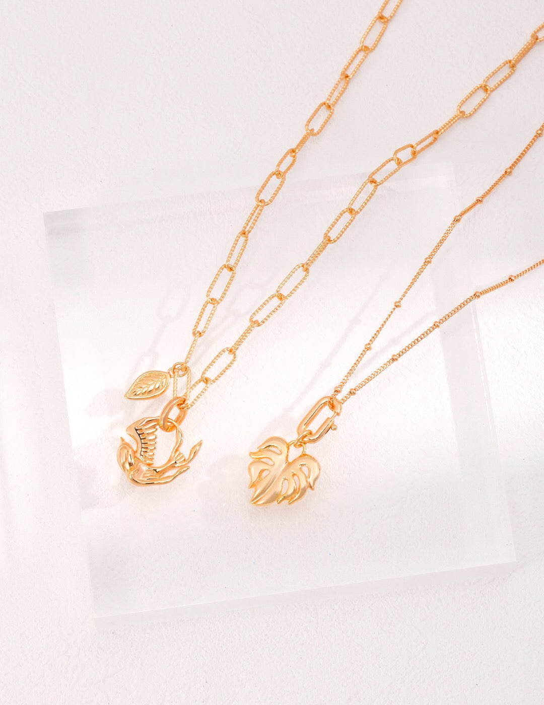 Gold Leaf Chain Pendants Necklace