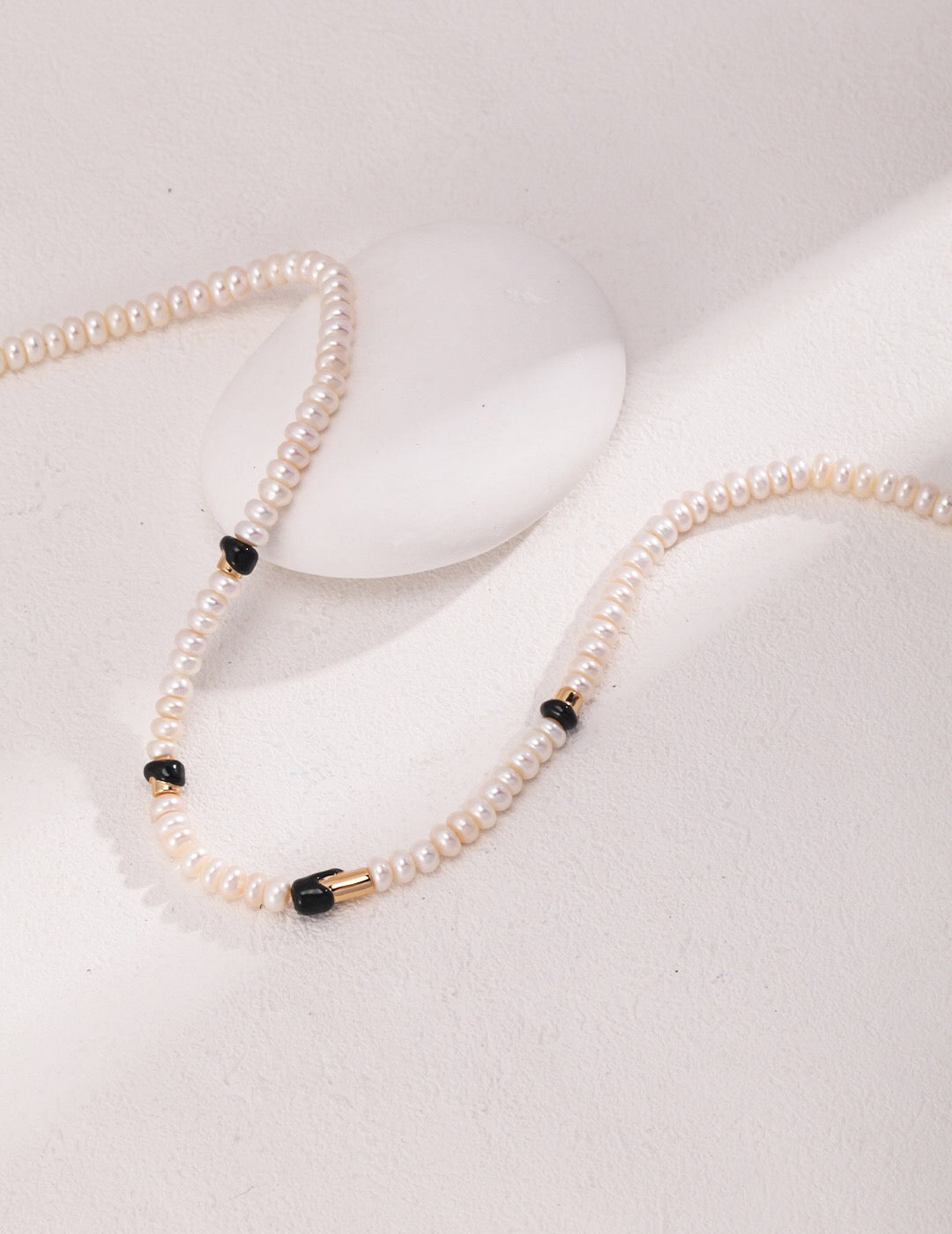 Enchanting Sterling Silver Black Droplet Glaze Pearl Necklace