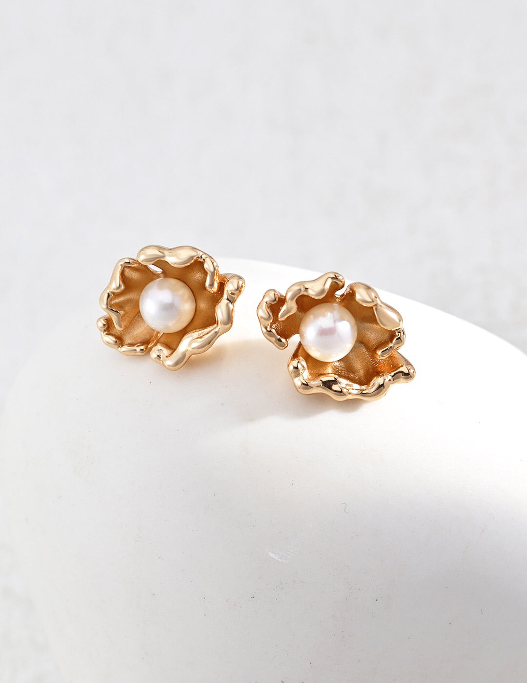Wave Design Pearl Earrings
