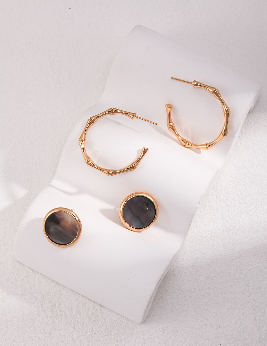 Black Shell Statement Stud