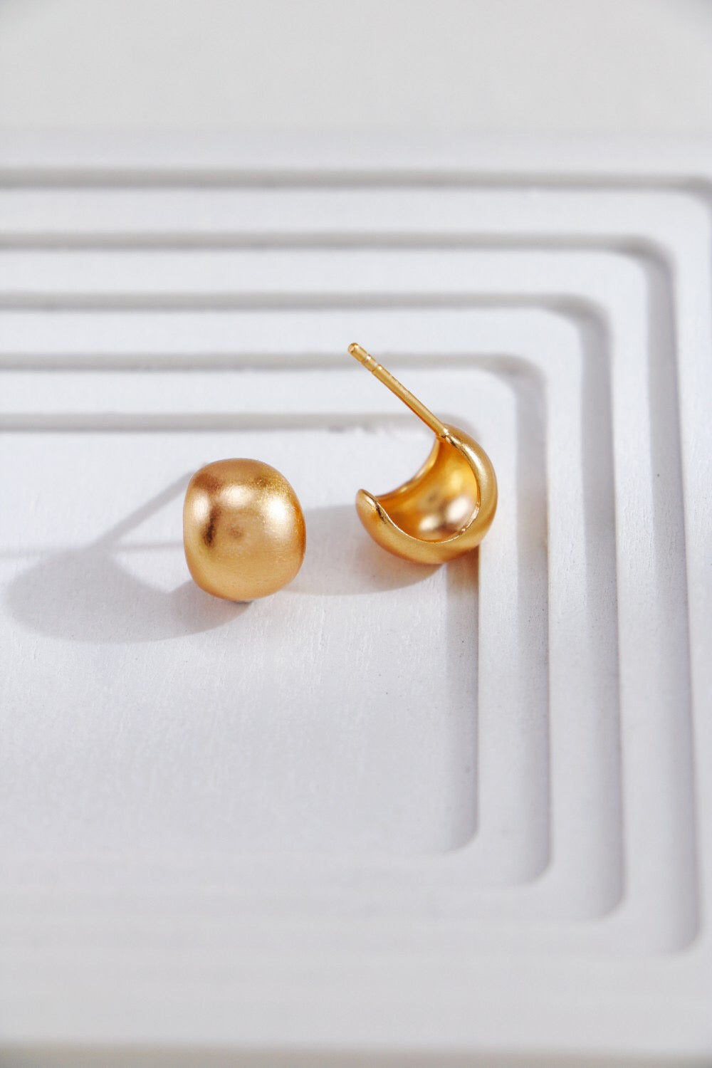 Gold-plated Brushed Spherical Stud Earrings