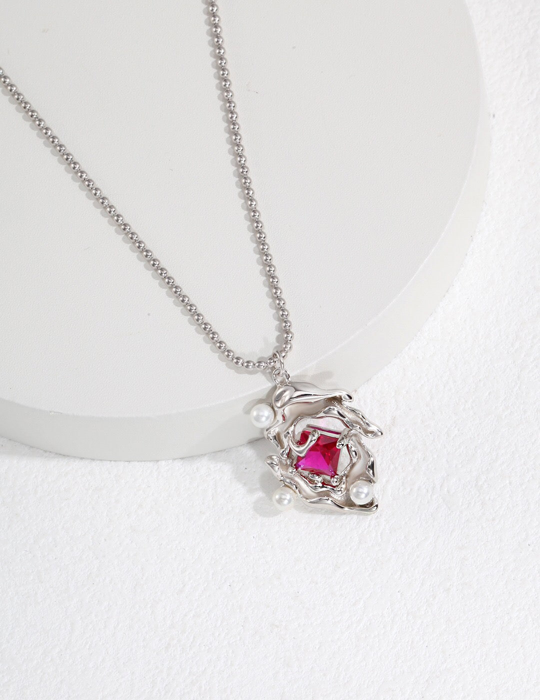 Melting Liquid Design Pink Zircon Necklace