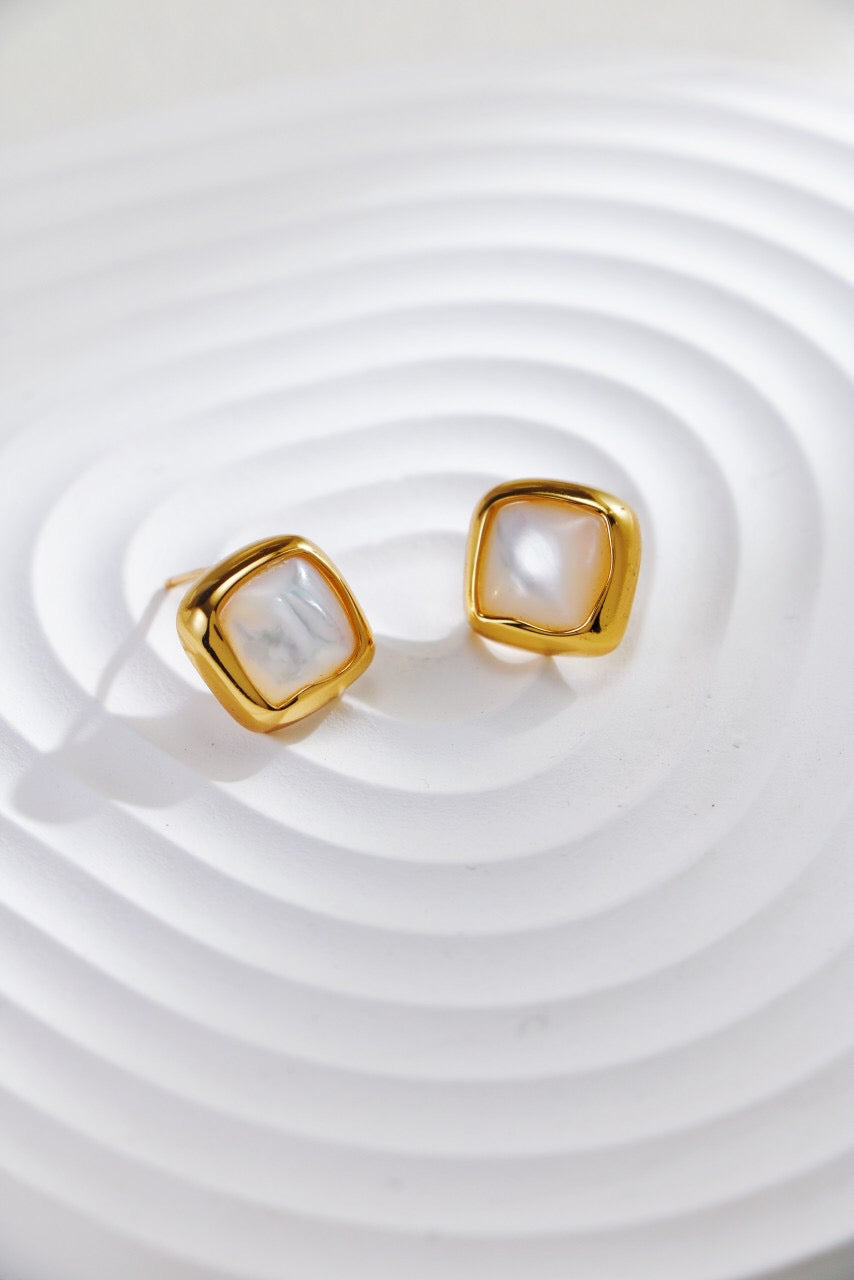 Minimalist Mother-Of-Pearl Stud Earrings