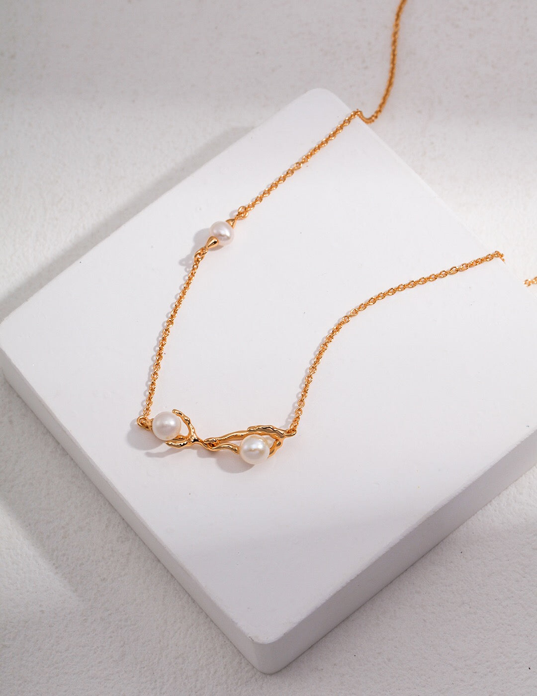 Dry Nest Branch Pearl Necklace