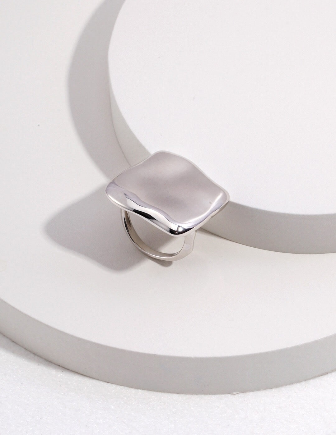 Exaggerated Square Concave And Convex Polished Ring