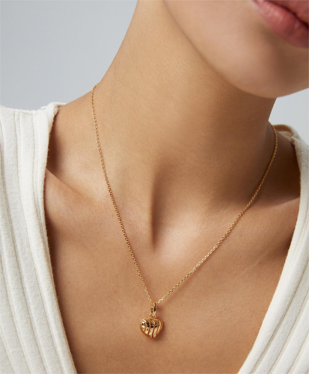 Simple Love Three-dimensional Hollow Necklace