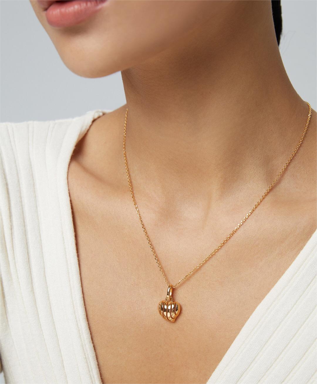 Simple Love Three-dimensional Hollow Necklace