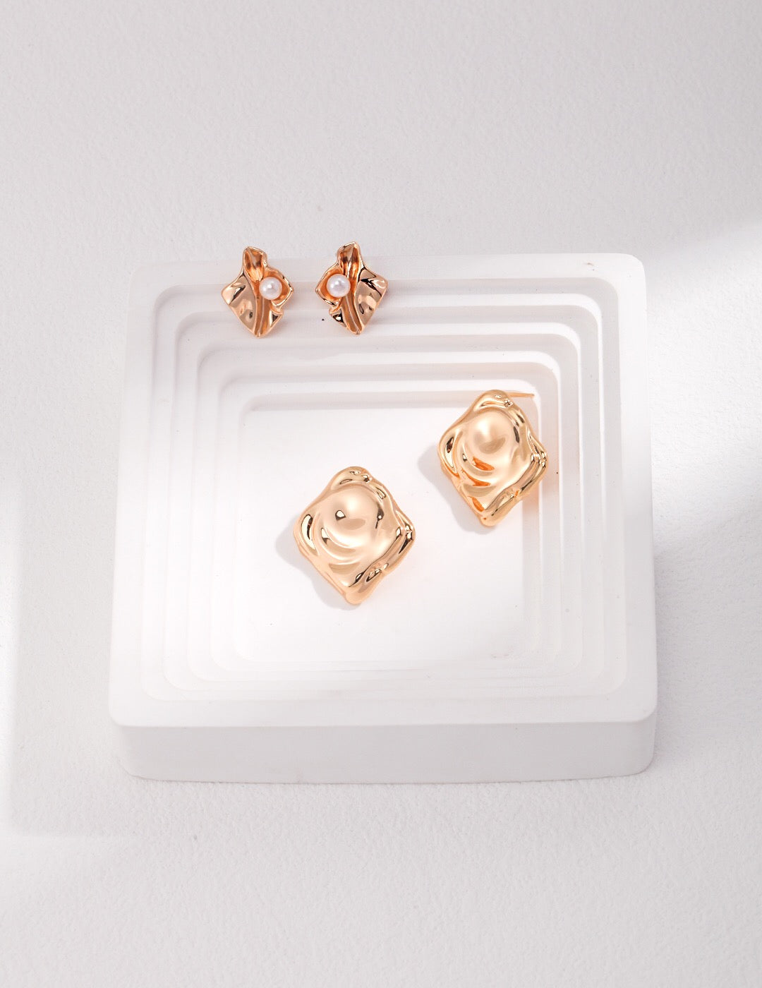 Wave Geometric Pearl Stud Earrings