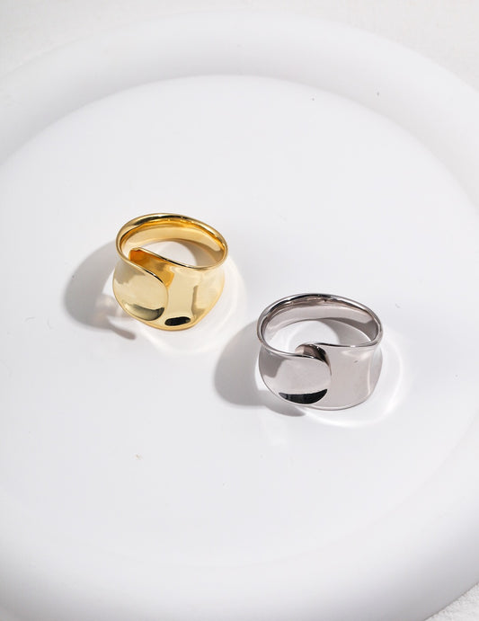 Concave Band Ring