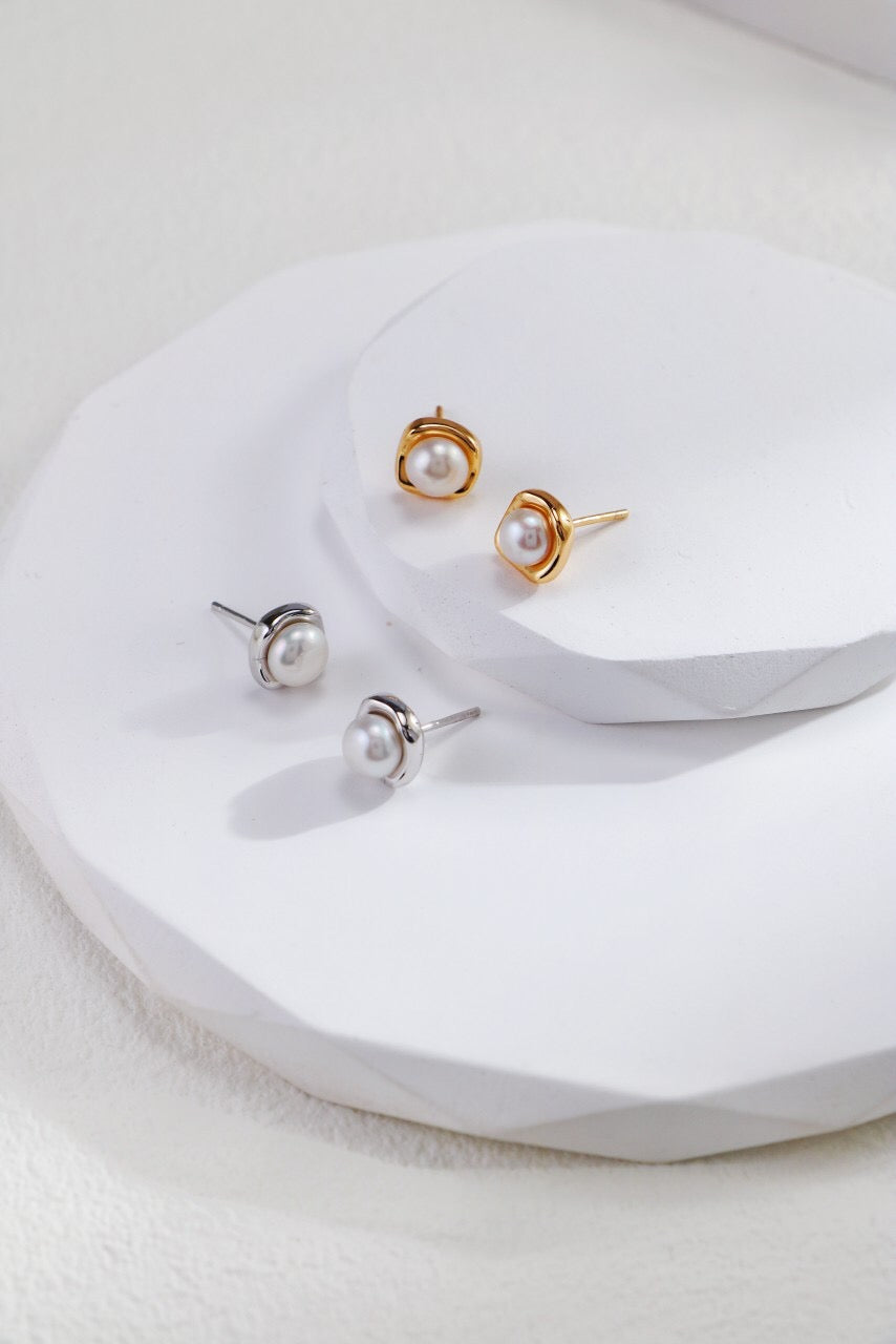 Fashion Temperament Pearl Stud Earrings