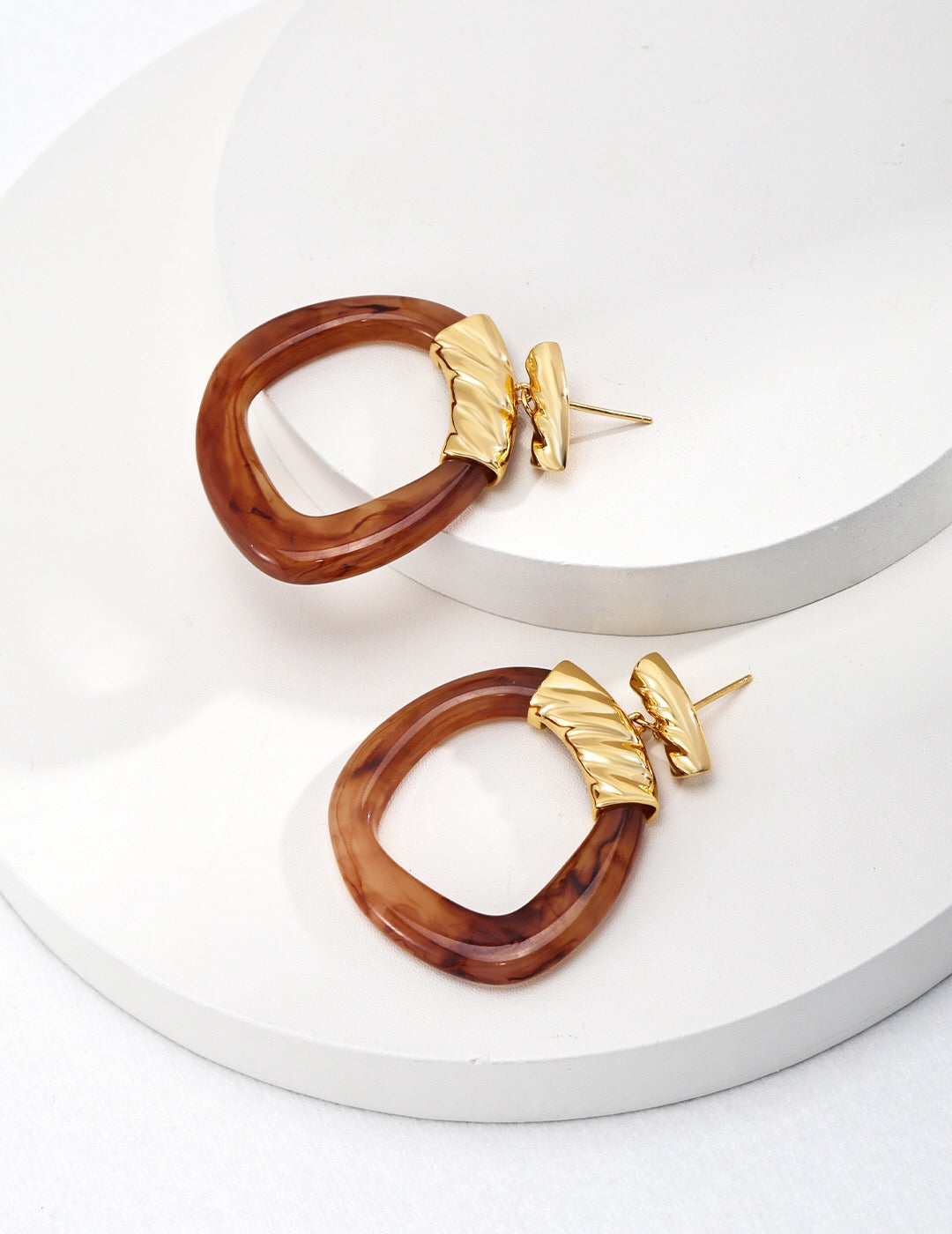 Hoop-shaped Brown Resin Drop Stud Earrings