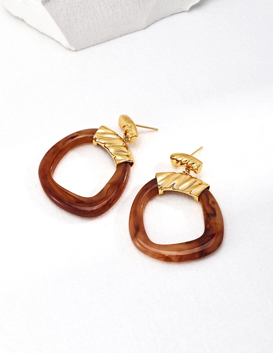 Hoop-shaped Brown Resin Drop Stud Earrings