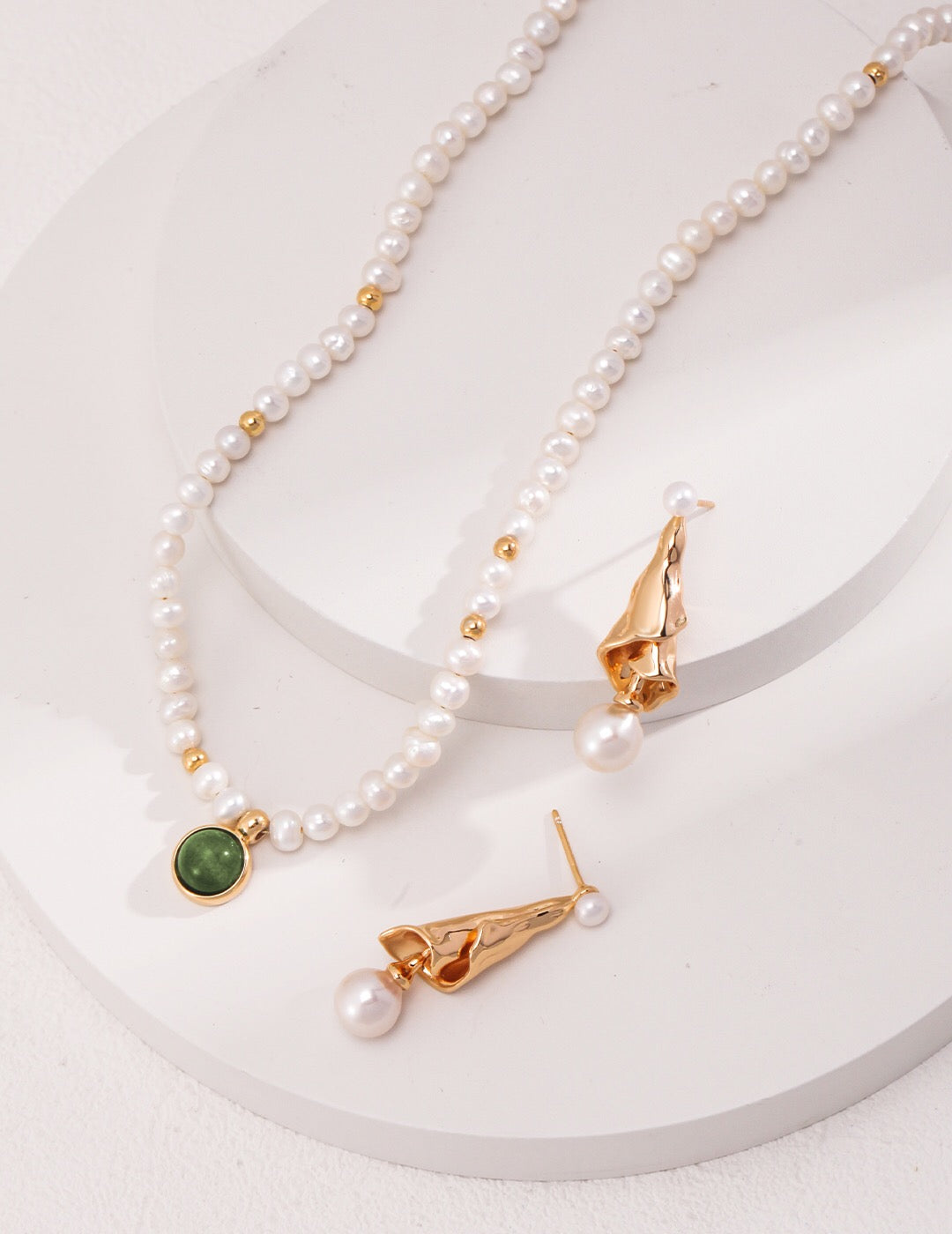 Freshwater Pearls with Aquatic Plant Agate Necklace