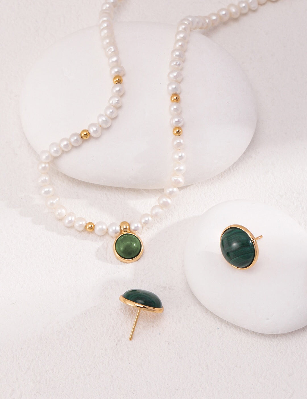 Freshwater Pearls with Aquatic Plant Agate Necklace