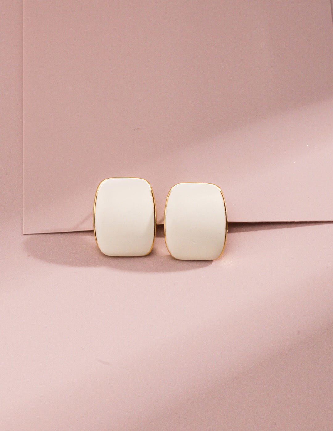 White / Red Enamel Dripping Glaze Stud Earrings