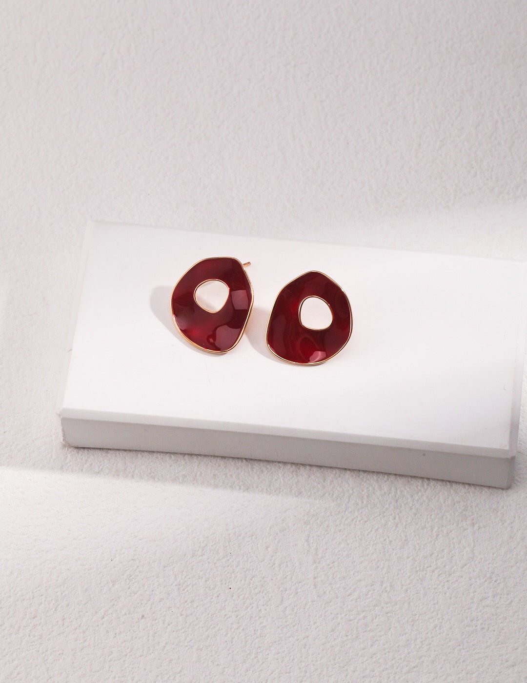 Red Drip Galze Irregular Oval Earrings