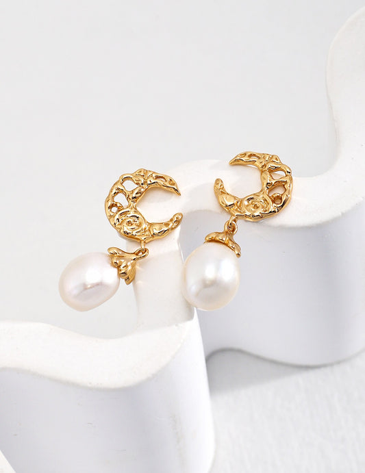 Hollow Crescent Moon Shape Pearl Earrings