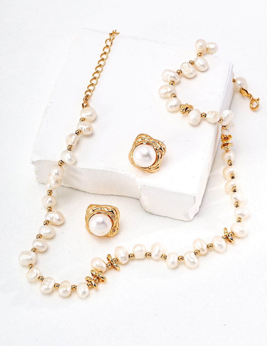 Natural Pearl With Gold Beaded Necklace