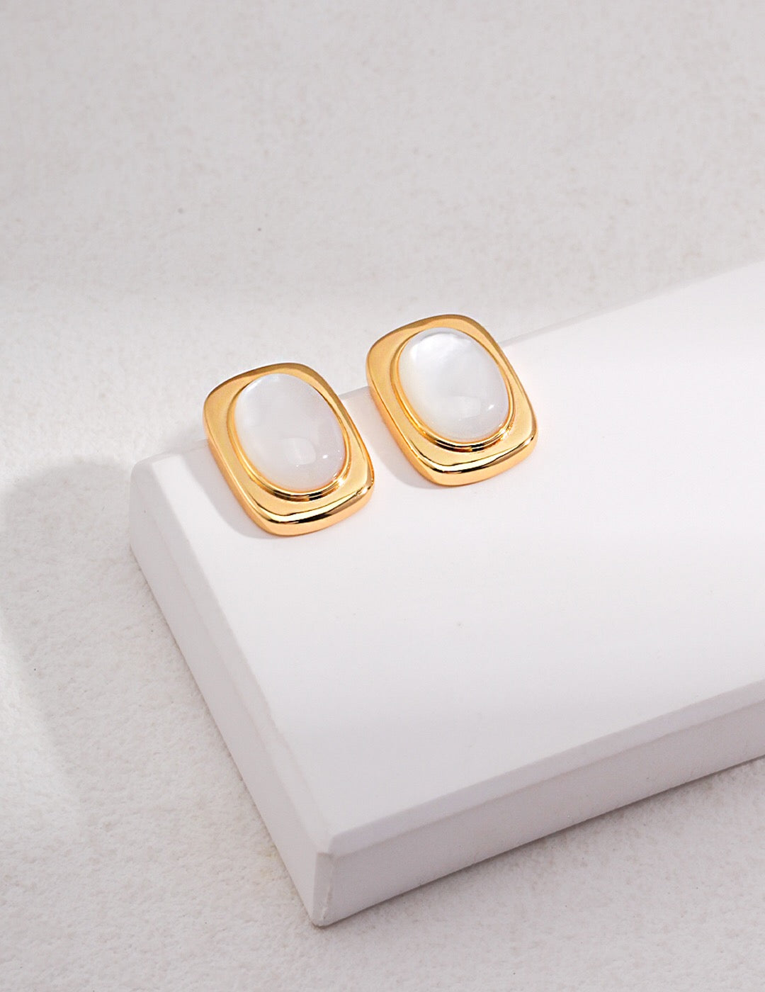 Minimalist Oval Shell Bead Earrings