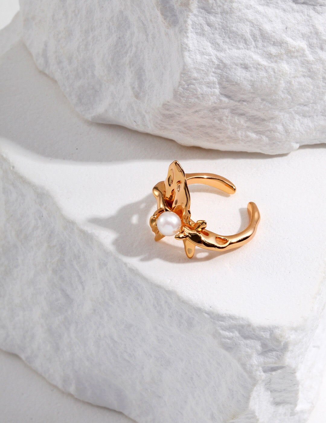Irregular Winkle with Freshwater Pearl Rings
