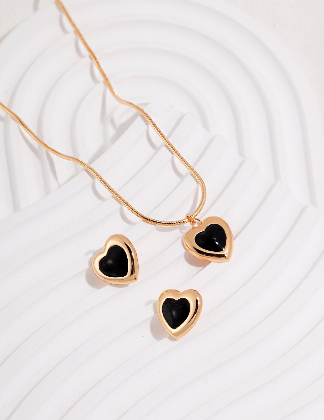 Black Drop Glaze Love Necklace