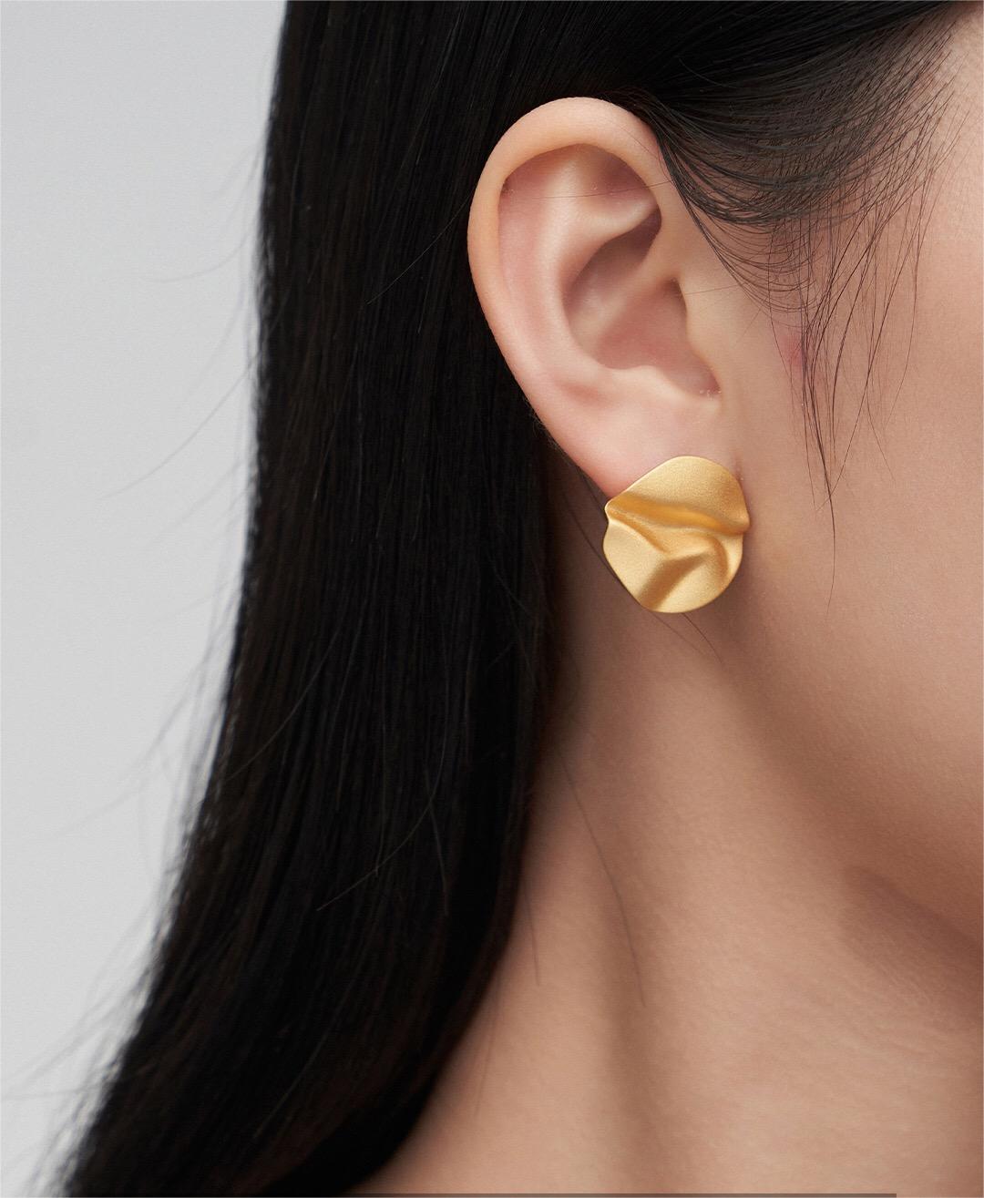 Round Pleated Earrings