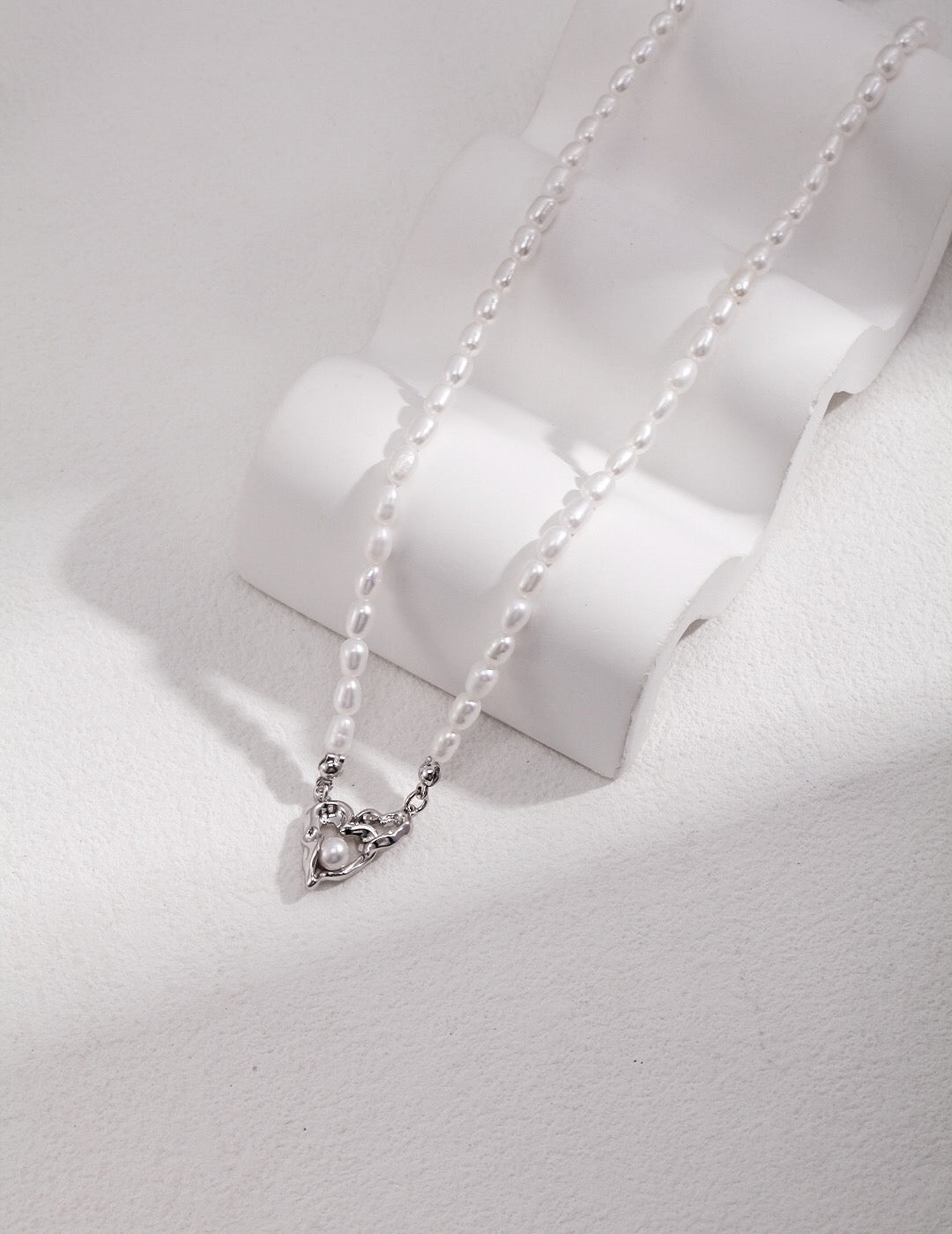 Delicate Pearl Heart Pendant Necklace