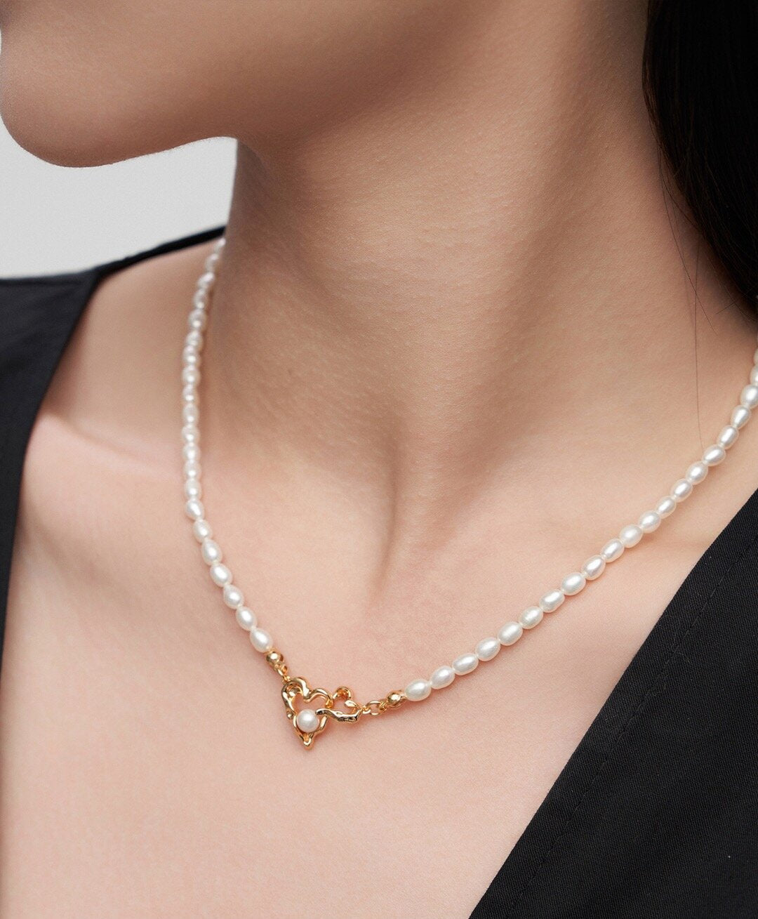 Delicate Pearl Heart Pendant Necklace