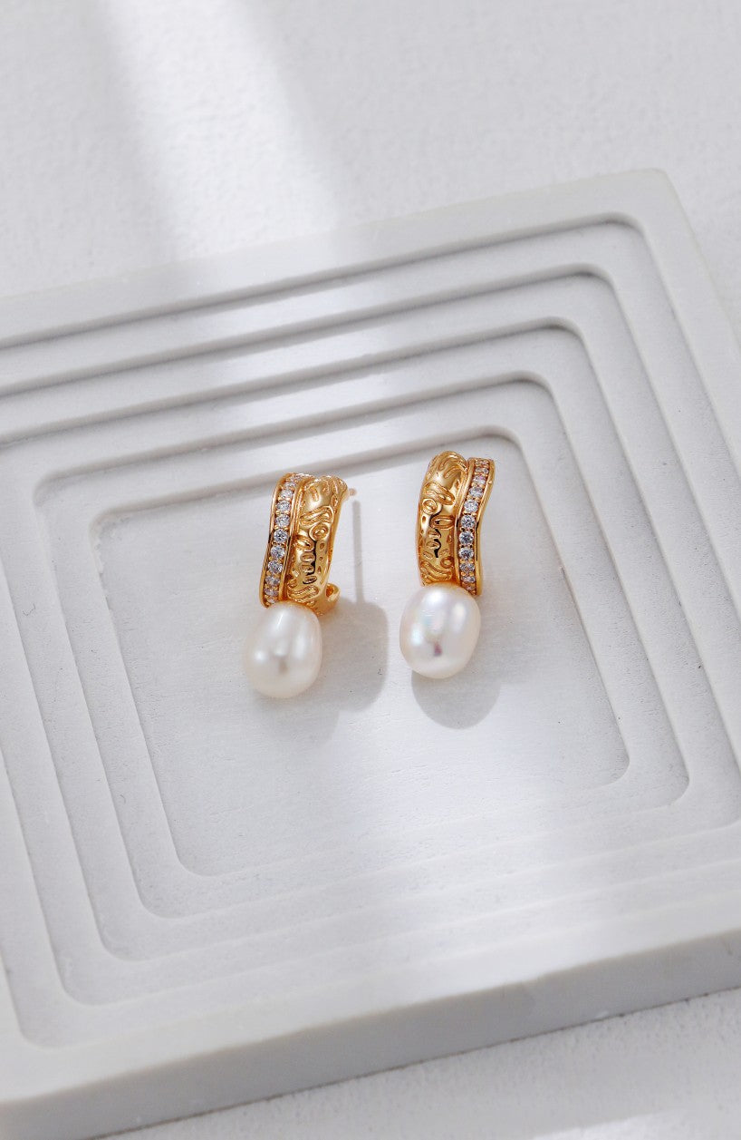 Zircon Set C-shaped Pearl Earrings