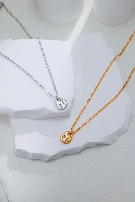 Hammered Texture Zircon Necklace