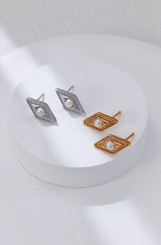 Diamond-shaped Zirconia and Pearl Stud Earrings