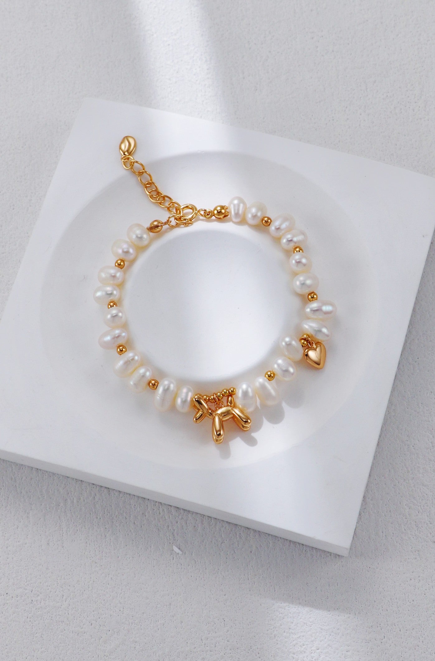 Balloon Dog Pearl Bracelet