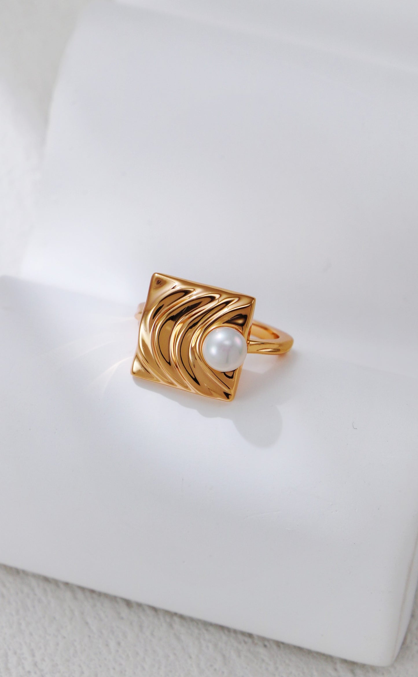 Modern Ripple Pearl Statement Ring