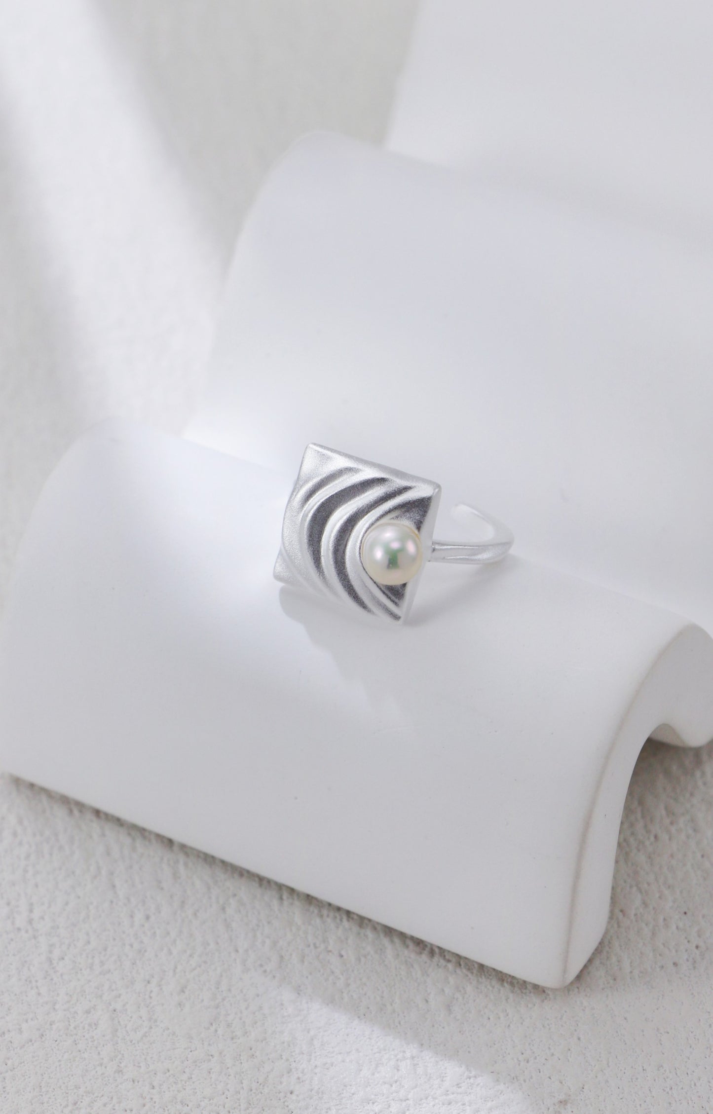 Modern Ripple Pearl Statement Ring