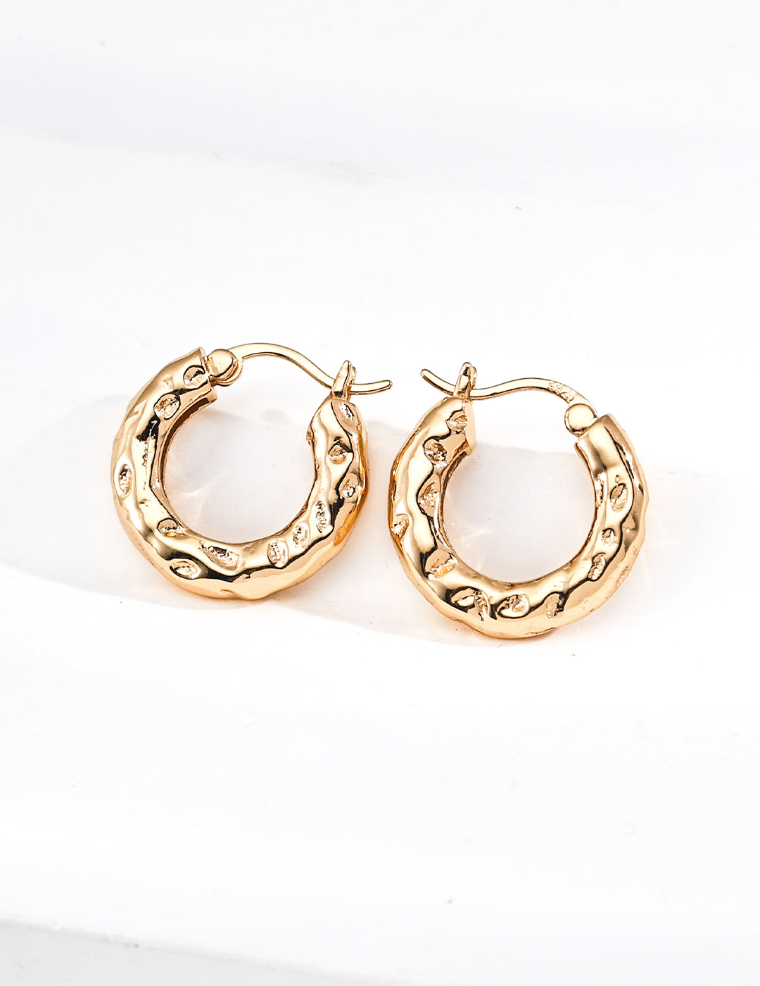 Minimal Zircon Hoop Earrings