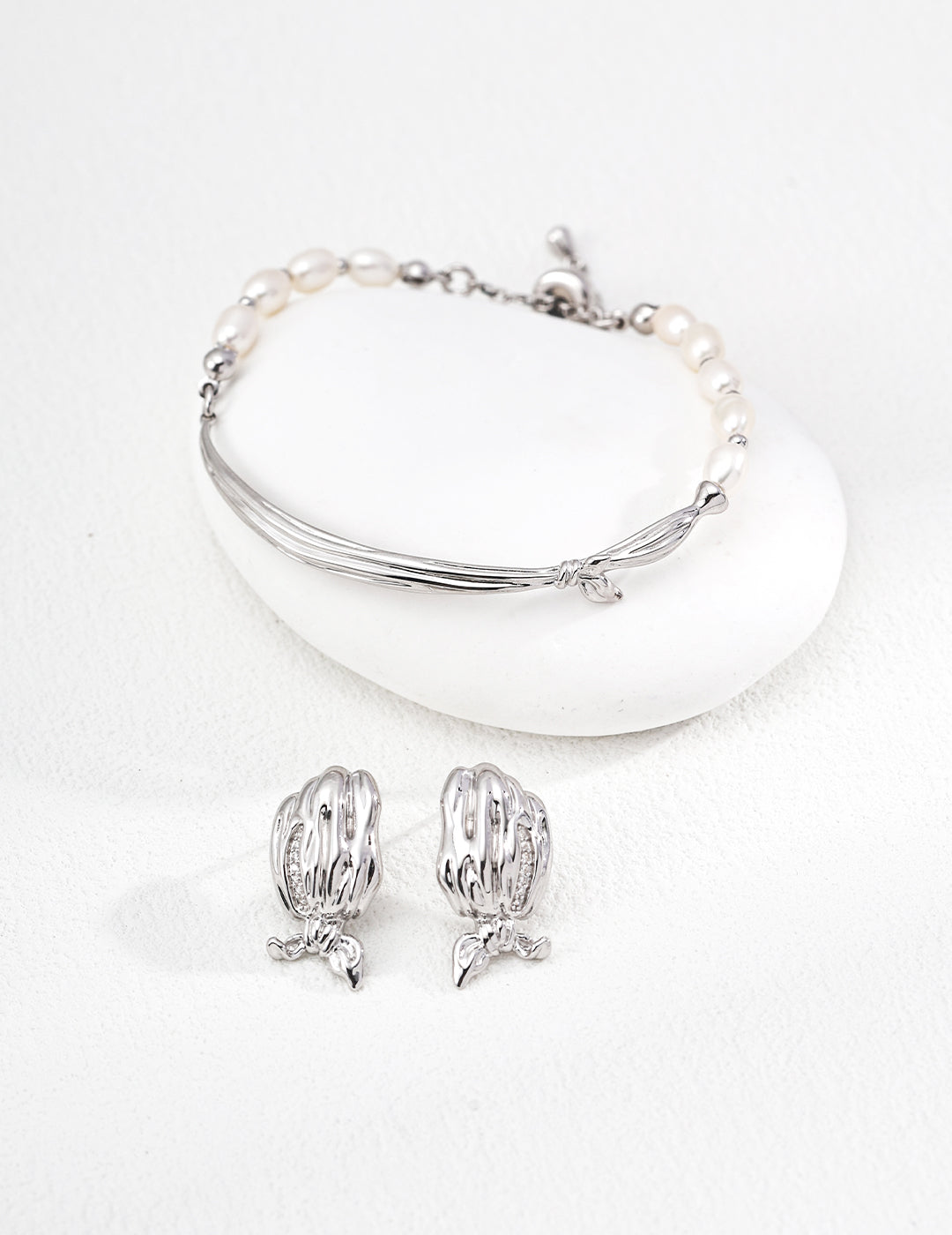 Silk Ribbon Pearl Bracelet