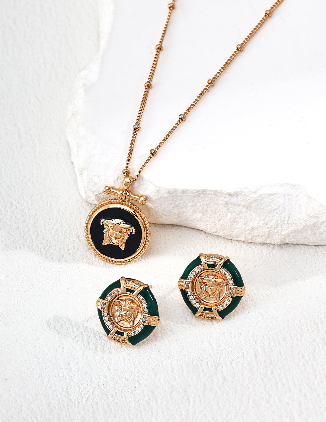 Medusa Vintage Zircon Earrings