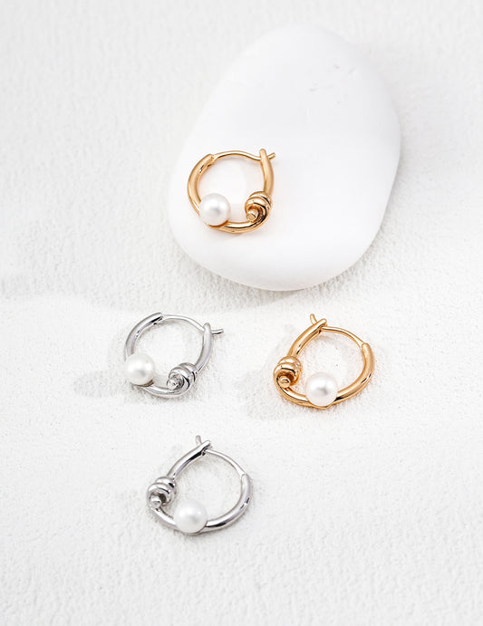 Minimal Twist Pearl Earrings