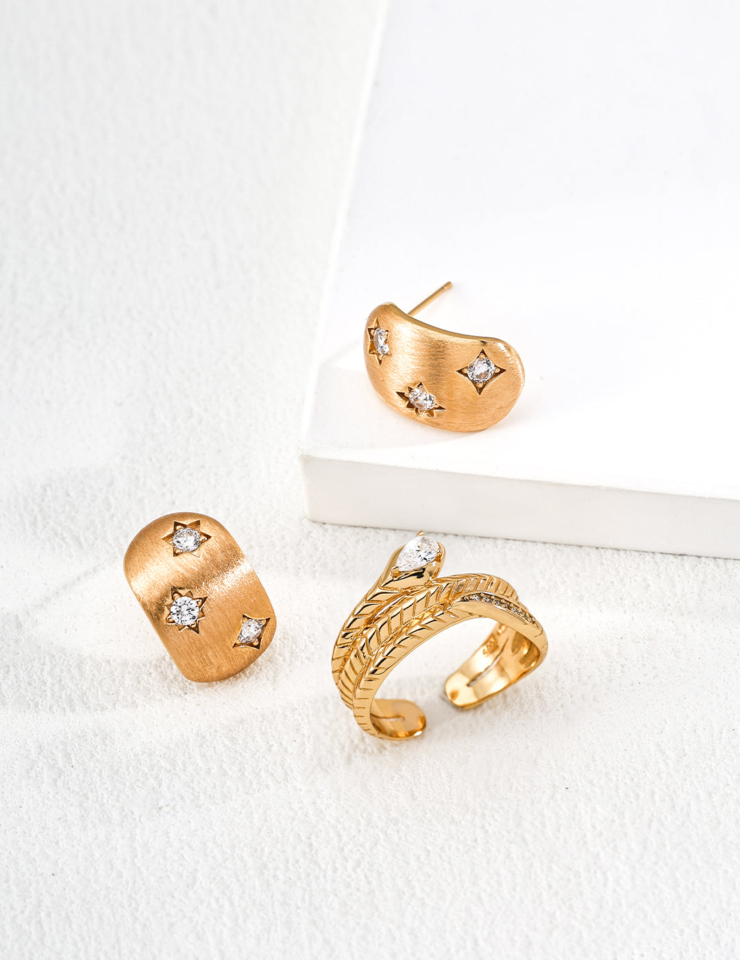 Vintage Leaf Zircon Ring