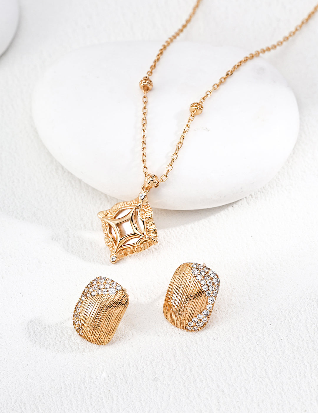 Vintage Matte Zircon Earrings