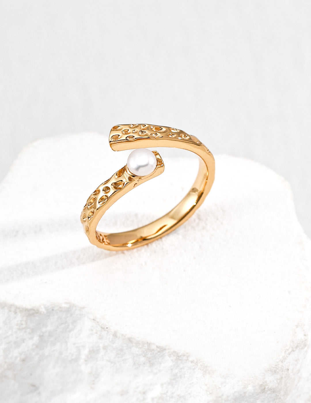 Twist Open Pearl Texture Ring